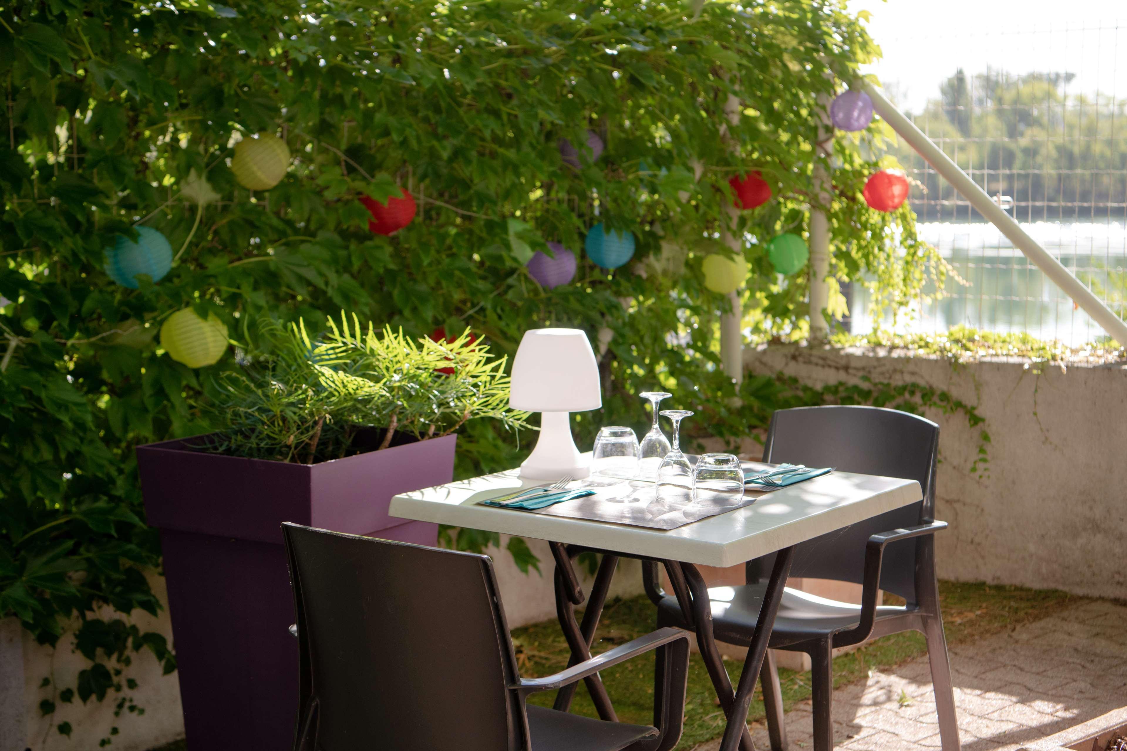 Kyriad Hotel Lyon Givors Exterior photo