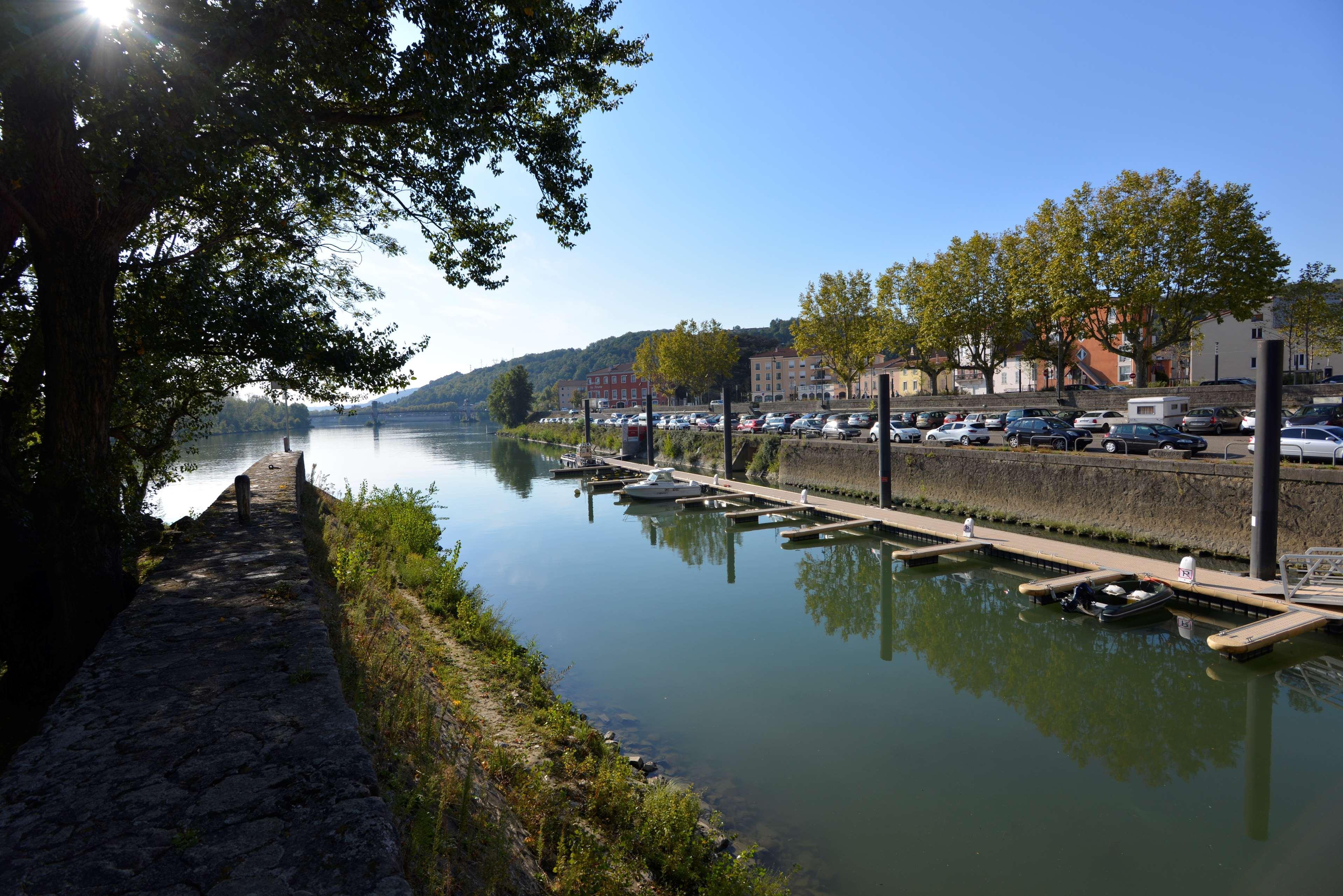 Kyriad Hotel Lyon Givors Exterior photo